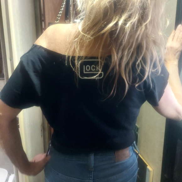 Glock cropped distressed perform tshirt size medium - Picture 4 of 4